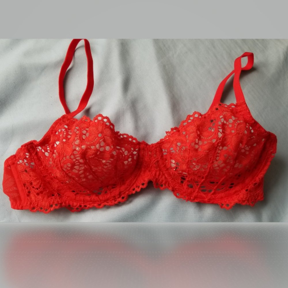NWOT DKNY Classic Lace Unlined Demi Bra 36A